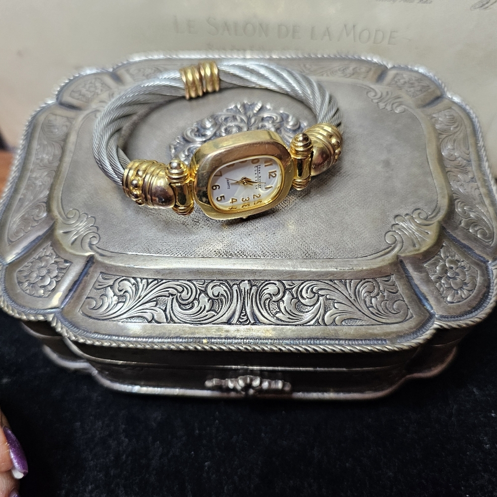 Wristwatch, signed Joan Rivers, two tone metall, very good condition